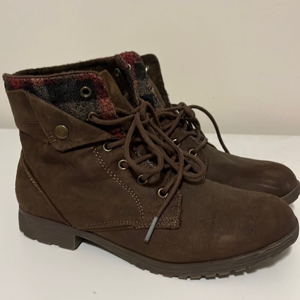 Brown boots with plaid peekaboo